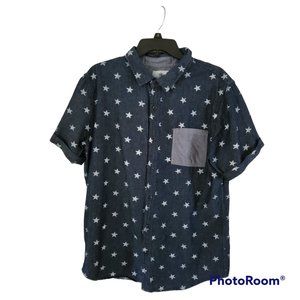 On The Byas Casual Men's Blue Starred Button Down Short Sleeve Shirt Size Medium